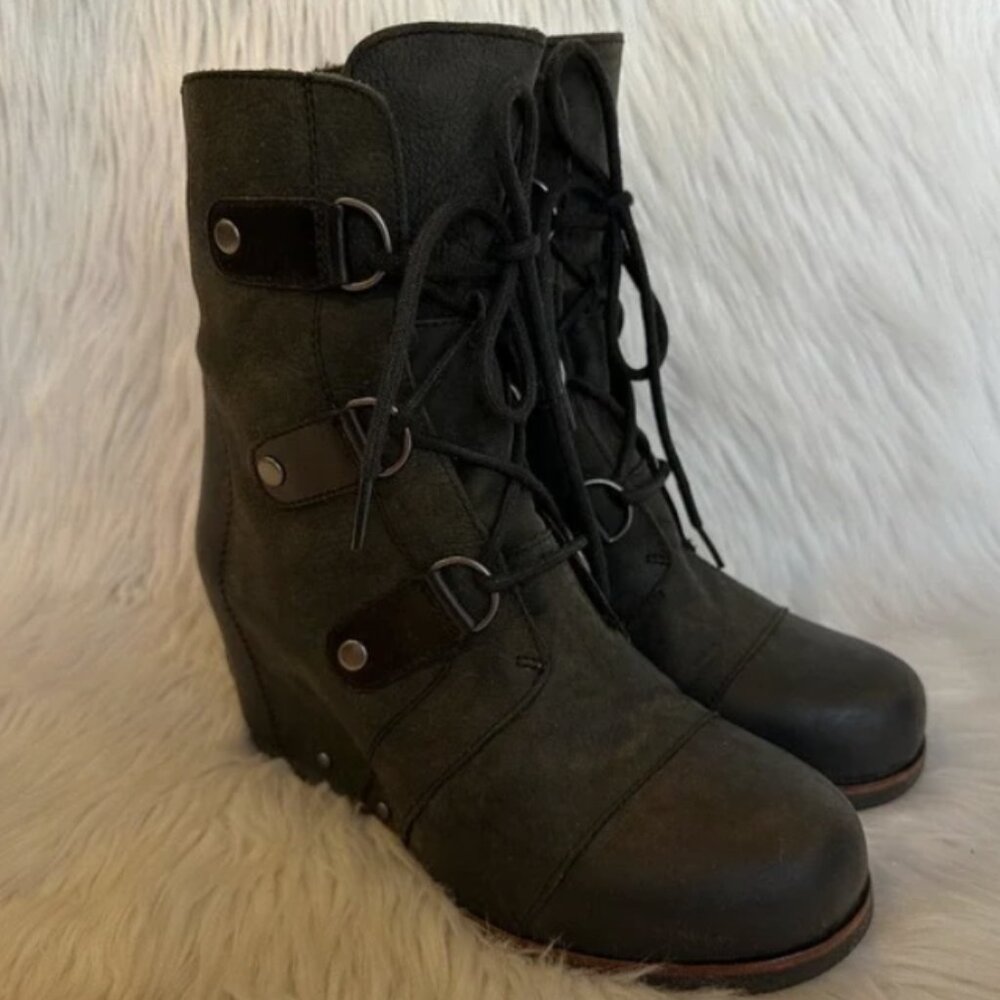 Sorel Leather Flat Ankle Boots Lace 3 Side Silver Buttons Size 7 1/2